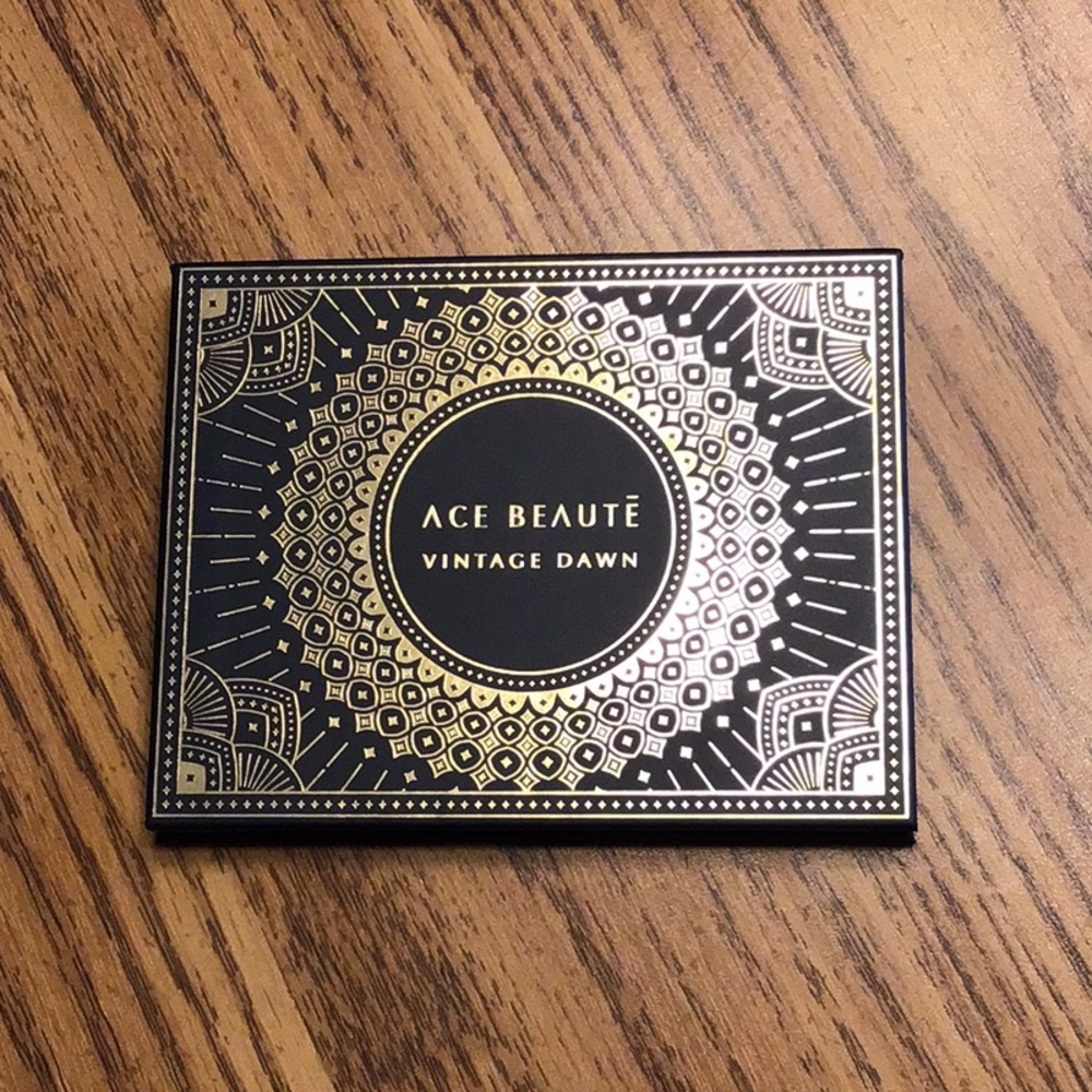 Ace Beaute Vintage Dawn Palette